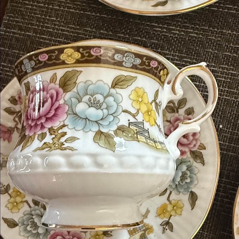 Queen’s Cathay Rosina China Co. Ltd. Fine Bone China Tea Cup & Saucer Set of 4 - Picture 3 of 13
